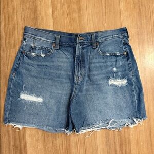 Old Navy Mid-Rise Short